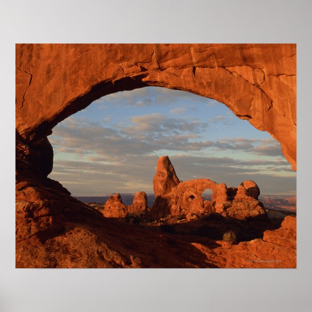 Turret Arch durch Nordfenster gesehen , Arche Poster (Vorne)