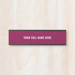 Türschild mit eigenen Designfarben und -Schriftart