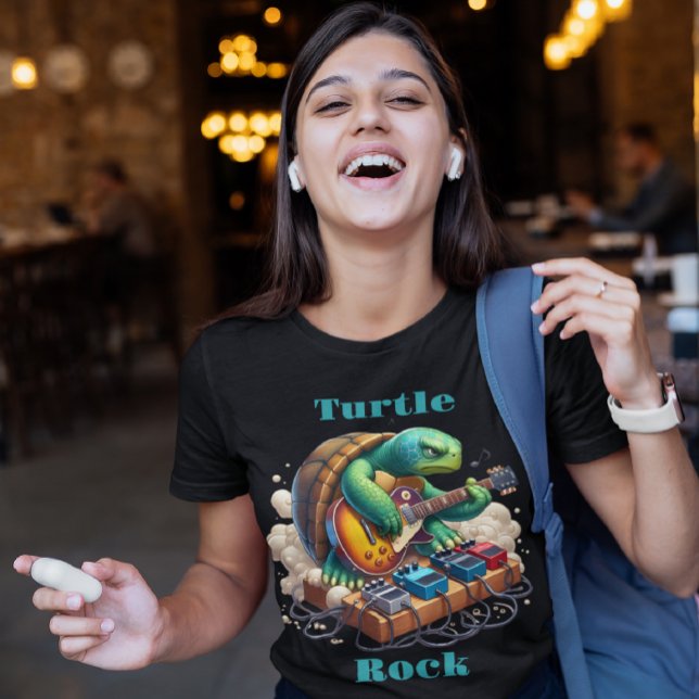 Turtle Rockstar Jamming auf Bühne T-Shirt (Von Creator hochgeladen)