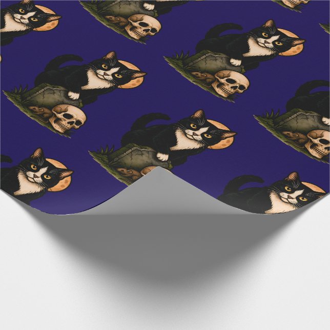 Tuxedo Cat and Skull Cute Gothic Graveyard Design Geschenkpapier (Ecke)