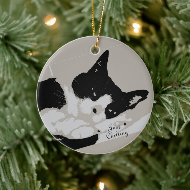 Tuxedo Cat Chilling Keramik Ornament (Baum)