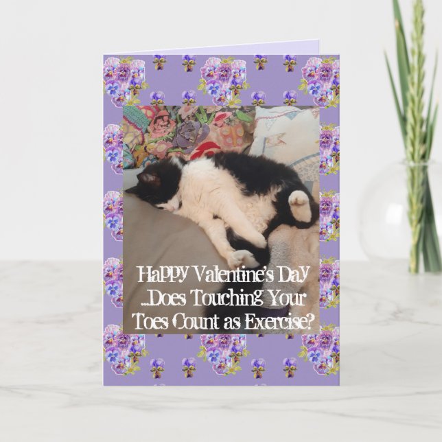 Tuxedo Cat Funny Touching Toes Valentines Day Karte (Vorderseite)