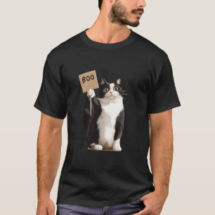 Tuxedo Cat Tshirt Halloween Kostüm Holding Boo Si
