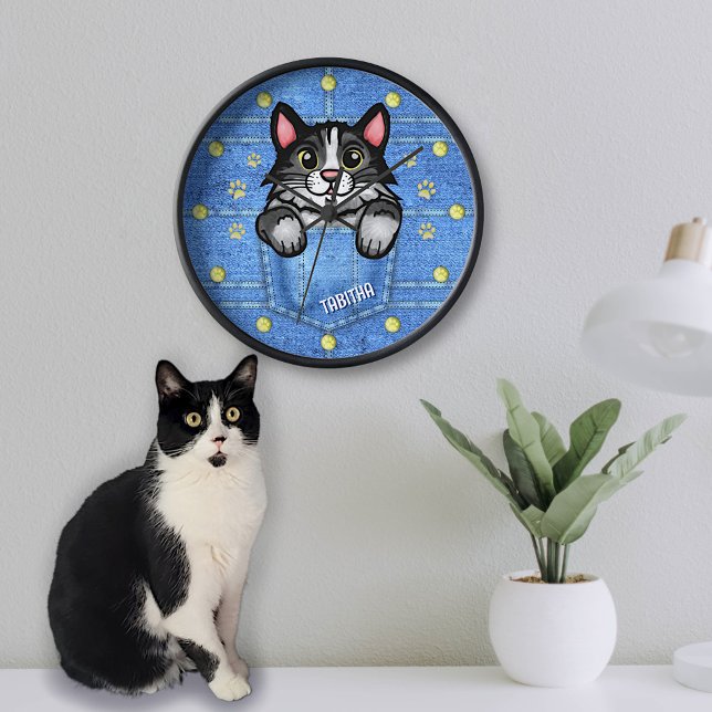Tuxedo Katze in Imitate Denim Pocket mit Individue Uhr (Von Creator hochgeladen)