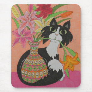 Tuxedo Katze mit Lilies Mousepad