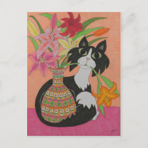 Tuxedo Katze mit Lilies Postkarte