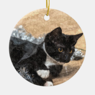 Tuxedo Kitten Tinsel und Lights Painterly Keramik Ornament