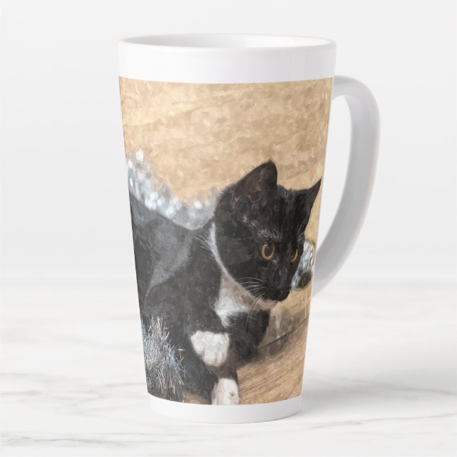 Tuxedo Kitten Tinsel und Lights Painterly Milchtasse (Rechte Ecke)