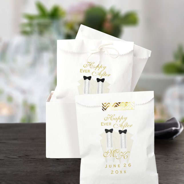 Tuxedo Schwarze Krawatte Monogram Groom Gastgesche Geschenktütchen (Happy Ever After! Two groom wedding and need favor bags? Just add your initials and wedding date)