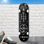 TV Remote Kontrolle Schwarz Moderne Stilvolle Cool Skateboard<br><div class="desc">Erleben Sie die Unterhaltungswelt im Freien mit diesem coolen Skateboard mit Themen aus der Kontrolle. Das Design ist wie eine typische Fernseh-Kontrolle gestaltet und umfasst Tasten,  Pfeile,  Zahlen und Symbole.</div>