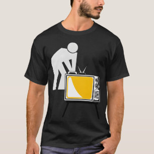 TV-Show die Person, die das Fernseh-T-Shirt hält g T-Shirt