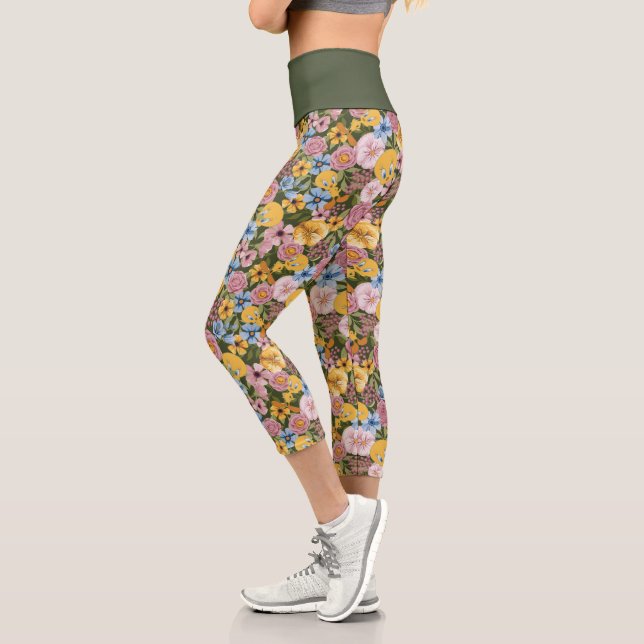 TWEETY™ Floral Embroidery Pattern Capri Leggings (Links)
