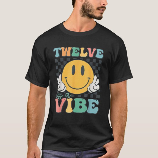 Twelve Is A Vibe 12th Birthday Smile Face Hippie B T-Shirt (Vorderseite)