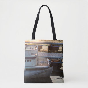 Twilight Marina: Ein serener Dockside-Moment