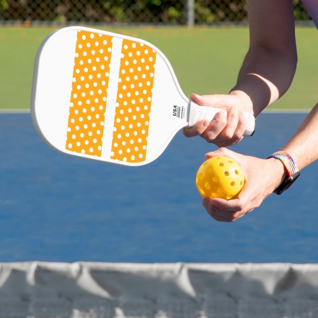 Twin Bold Yellow Racing Stripes White Polka Dots Pickleball Schläger (InSitu)