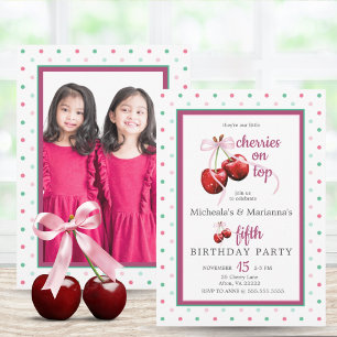 Twin Cherries auf Top Cherry Pink Bow Geburtstag Einladung