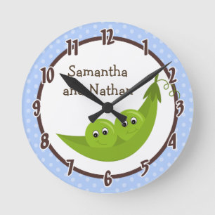 Twin Peas in a Pod Blue Polka Personalized Clock Runde Wanduhr