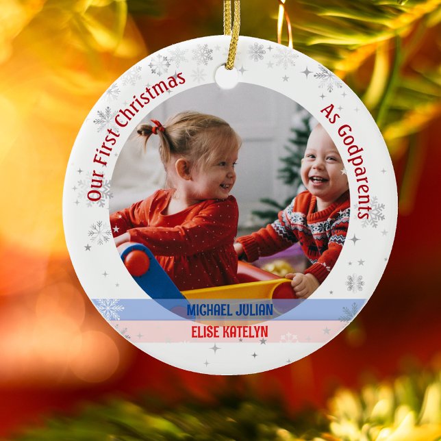 Twins Baby Boy Girl 1. Weihnachten als Godeltern F Keramik Ornament (Our First Christmas as Godparents of Twin Boy and Girl. Snowflakes. Cute Swaddled Babies)