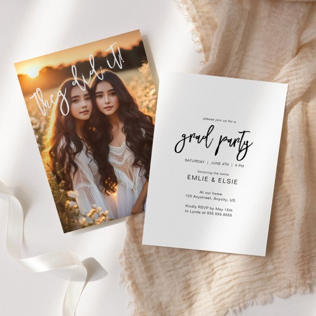 Twins Double Grad Party Foto Ankündigung (Von Creator hochgeladen)
