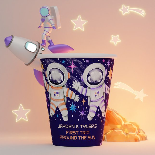 Twins Erste Reise um die Sonnenstrahlen Pappbecher (Twins First Trip Around the Sun Astronaut Rockets Paper Cups)