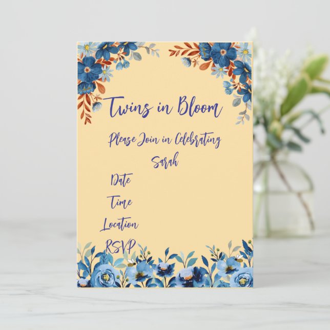 Twins in Bloom Baby Shower Einladung (Stehend Vorderseite)