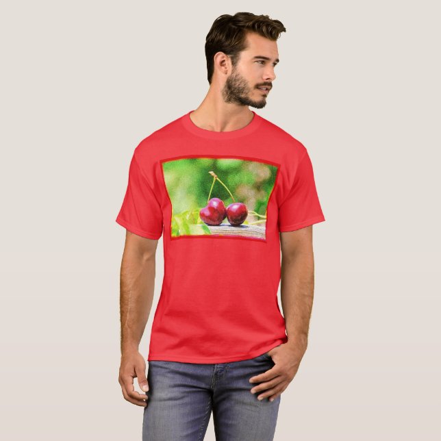 "Two Cherries Fruit" Niedliches Foto. Jetzt kaufen T-Shirt (Vorne ganz)