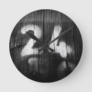 two four post runde wanduhr