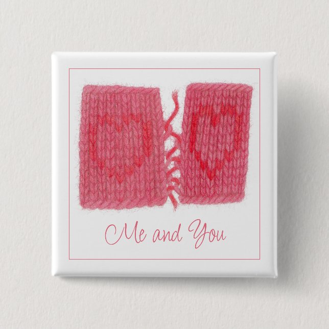 TWO HEARTS KNIT Quadratischer Anstecker + Text Button (Vorderseite)