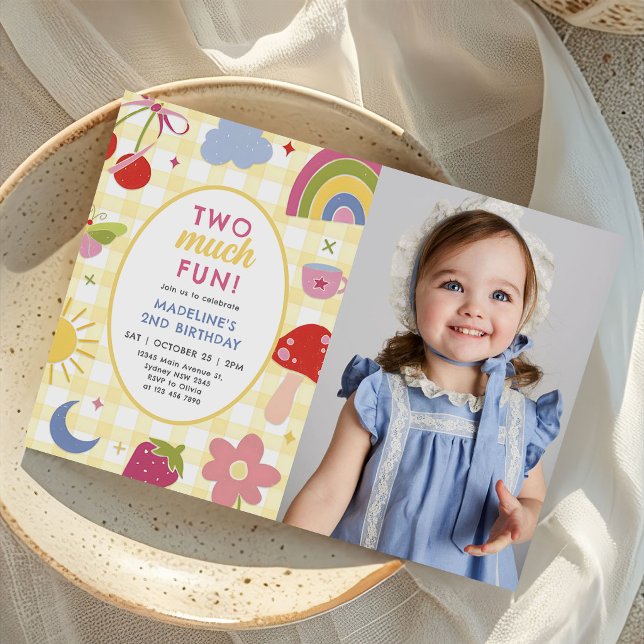 Two Much Fun Retro Hand Drawn 2nd Birthday Photo Einladung (Von Creator hochgeladen)