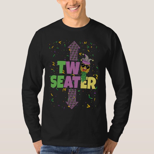 Two Seater Mardi Gras Upside Down Pineapple Swinge T-Shirt (Vorderseite)