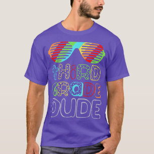 Typ der dritten Klasse Zurück zum Shirt der Schule
