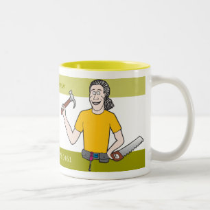 Typ mit einer Hammer-Tasse Zweifarbige Tasse