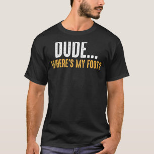 Typ mit einer Leine, wo meine Fußprothese eine T-Shirt