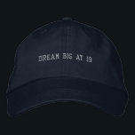 Type Your Own Dream Big at 19 Text Modern-Hat Navy Bestickte Baseballkappe<br><div class="desc">Step confidently into your nineteenth year with this Navy Alternative Apparel Basic Adjustable Cap featuring inspiring “Dream Big at 19” embroidery that blends motivation with modern style. The one-size-fits-all adjustable strap provides a relaxed and secure fit, making it perfect for birthday celebrations, college events, photoshoots, or casual everyday wear. Order...</div>