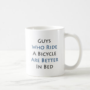 Typen, die Fahrrad fahren, sind im Bett besser Kaffeetasse