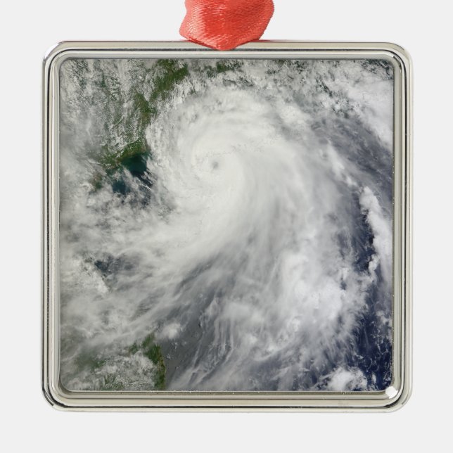 Typhoon Chanthu Silbernes Ornament (Vorne)