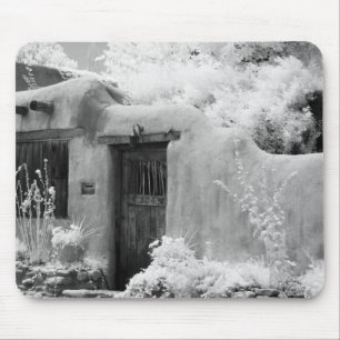 Typische Adobe-Tür und Eingang in Santa Fe, New Mousepad