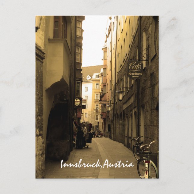Typische Europäische Alley Postkarte (Vorderseite)
