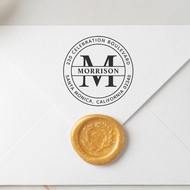 Typische Monogramm-Rücksendeadresse Familienname Gummistempel (Rubber Stamp Mock-up)