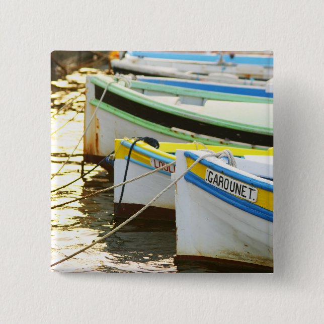 Typische provenzalische Fischerboote in Button (Vorderseite)