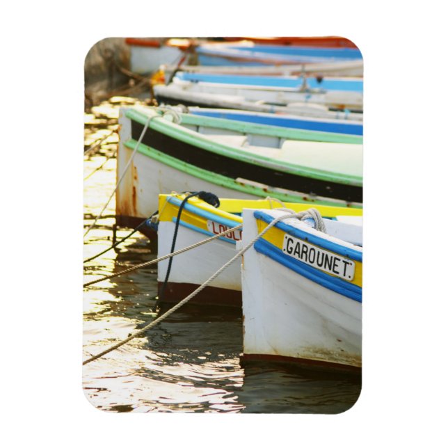 Typische provenzalische Fischerboote in Magnet (Vertikal)