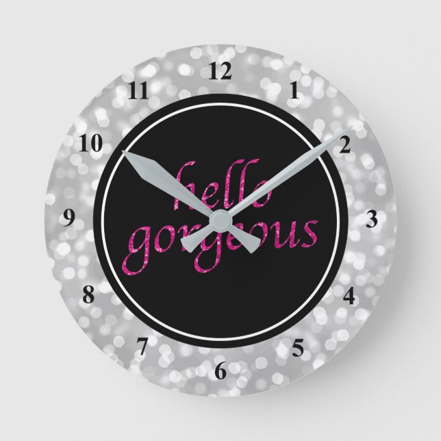 Typografie Hallo Gorgeous | Silver Bokeh Hot Pink Runde Wanduhr (Vorderseite)