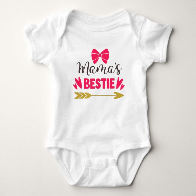 Typografie "Mama's Bestie" Pink Girly Baby Glam Baby Strampler (Vorderseite)