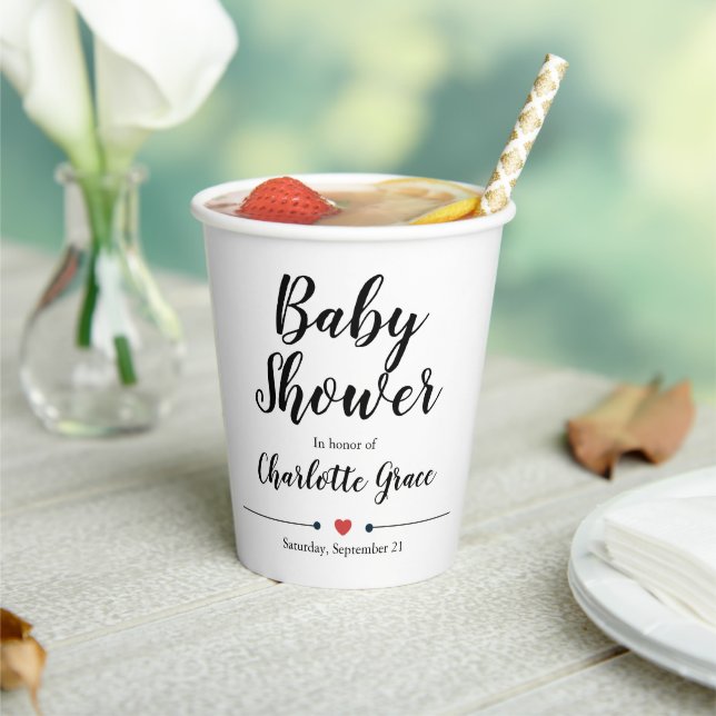 Typografie Schwarz-weiß Baby Shower Herz Pappbecher (In Situ)