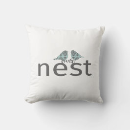 Typografie "Unser Nest" Graue und blaue Liebesvöge Kissen