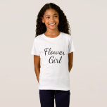 Typografie von Blumenmädchen auf Weiß T-Shirt<br><div class="desc">Flower Girl-Skript auf schlicht weiß. Dies wäre niedlich als sehr lässiges Shirt für eine Blume Mädchen für die Hochzeit Probe zu tragen.</div>