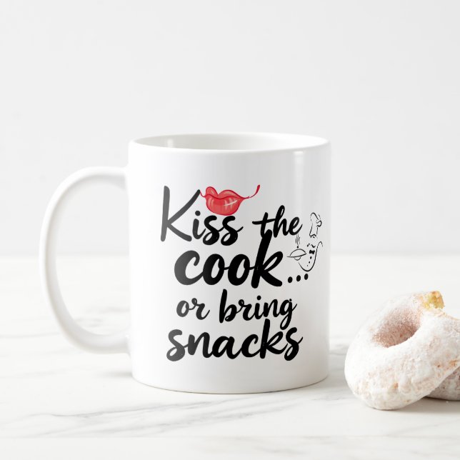 TYPografie-Zitat '''KÜSS DEN KOCH''' Kaffeetasse (Mit Donut)