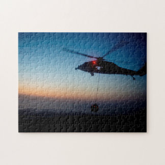 U.S. Marine MH-60S Seahawk an der Dämmerung Puzzle