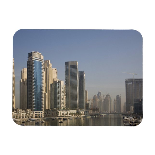 UAE, Dubai. Marina Türme mit Booten vor Anker. Magnet (Horizontal)