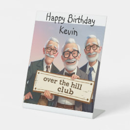 Über dem Hügel Sockelschild